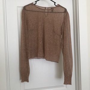 Long sleeve with a hint of gold